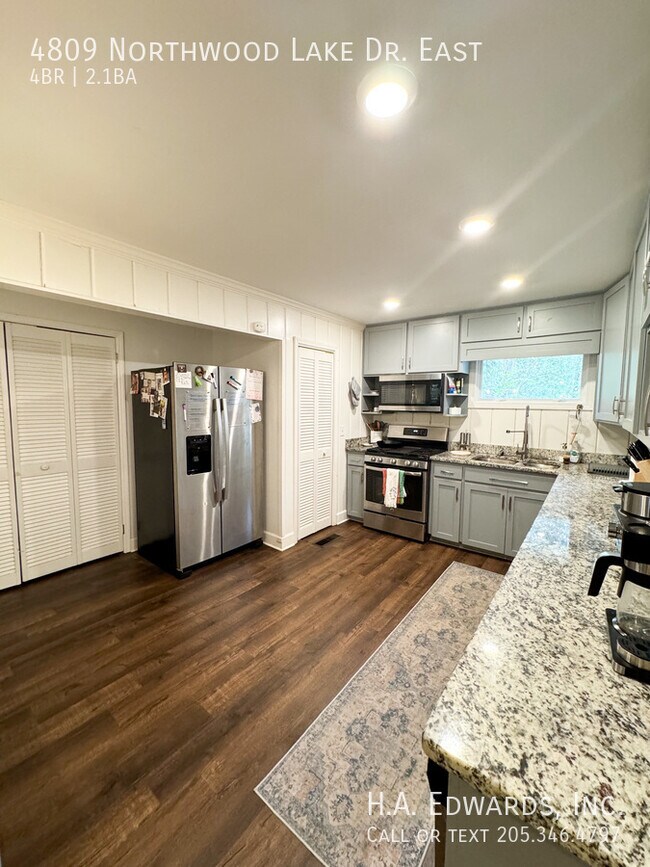 Foto del edificio - 4809 Northwood Lake Dr. East