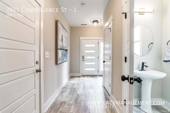 Foto del edificio - 3901 Convergence St