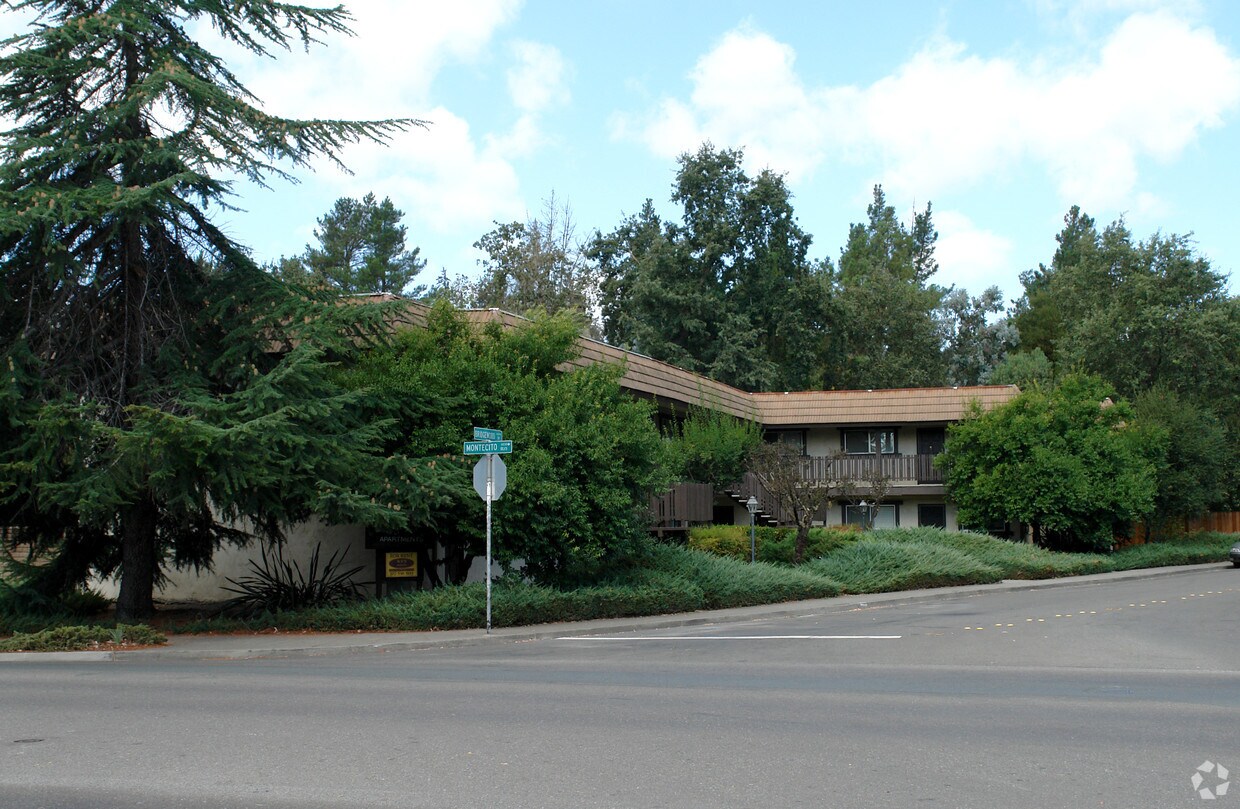 Building Photo - 6015 Montecito Blvd
