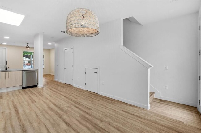 Foto del edificio - 7805 Cooper Ln