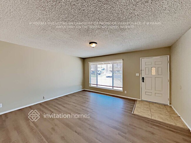 Building Photo - 2609 W Charter Oak Rd