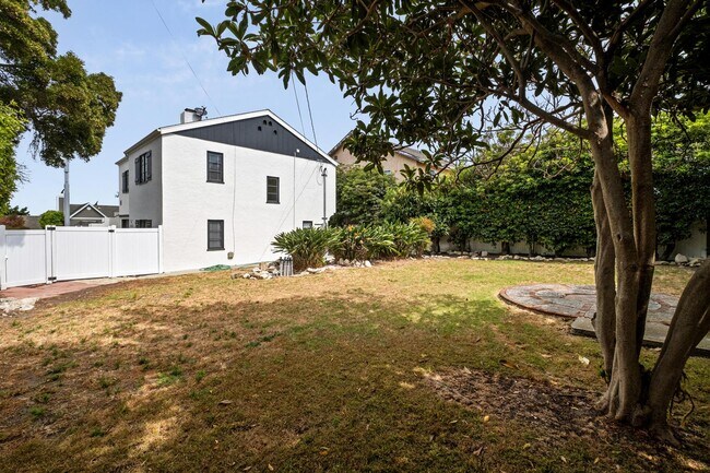 Foto del edificio - 1602 S Weymouth Ave