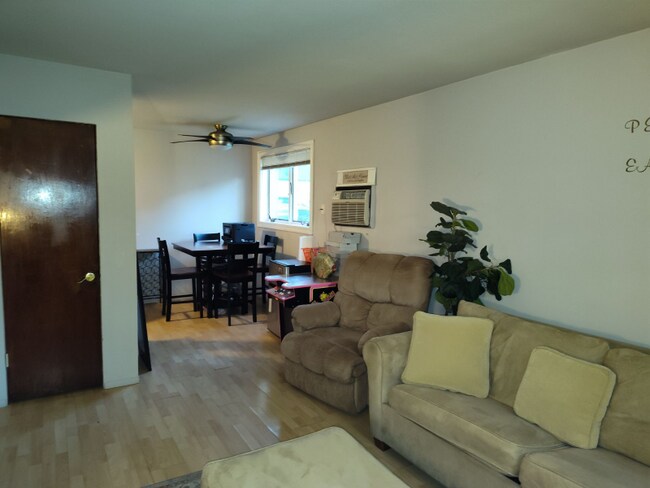 Foto del edificio - 4908 Knox Ave N
