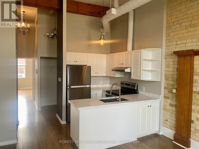 Photo du bâtiment - 18 Water St N