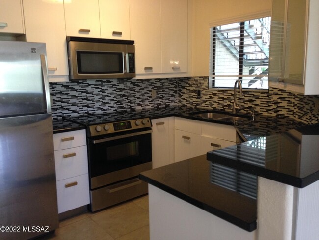 Foto del edificio - 5751 N Kolb Rd