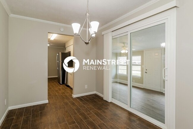 Building Photo - 3 Bedroom Pet-Friendly Home in ORANGE PARK, FL with Main Street Renewal