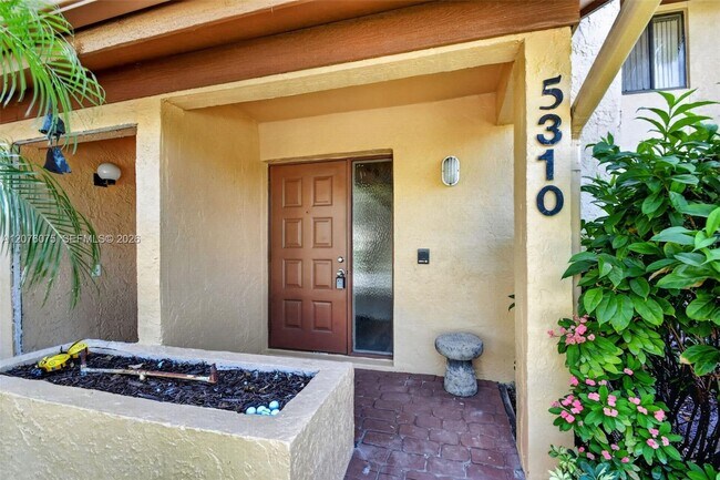 Building Photo - 5310 Fountains Dr S