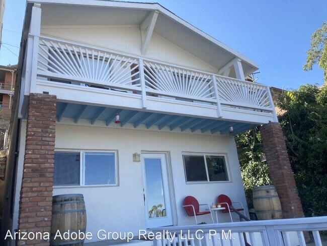 Building Photo - 2 br, 1.5 bath House - 633 Clark St.