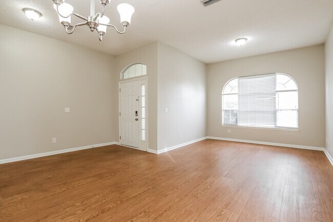 Foto del edificio - 387 Summit Dr