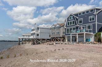Building Photo - 2131 Fairfield Beach Rd