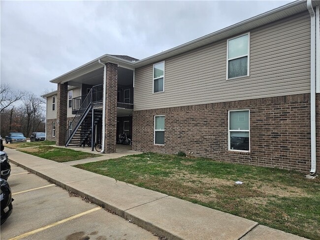 Building Photo - 322 Sadie Ln