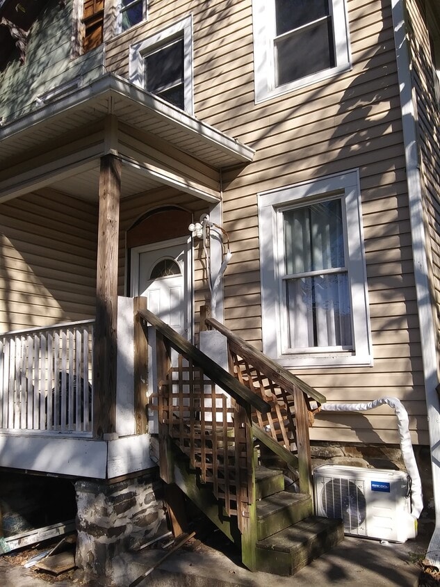 Foto principal - 1347 Clipper Heights Ave