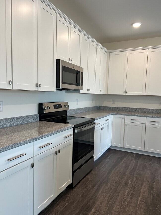Building Photo - Brand New 3 Bedroom Home Available NOW in ...
