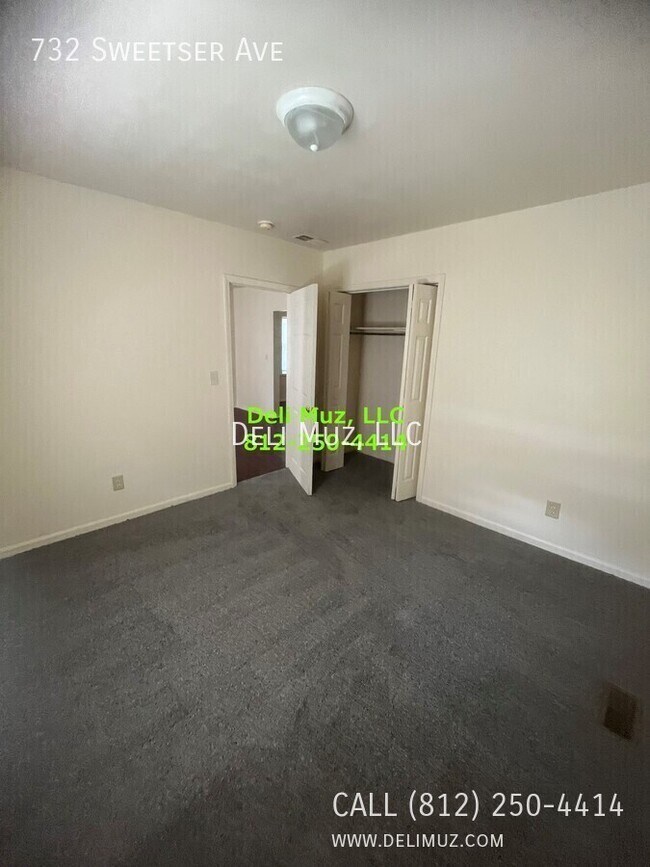 Building Photo - 732 Sweetser Ave