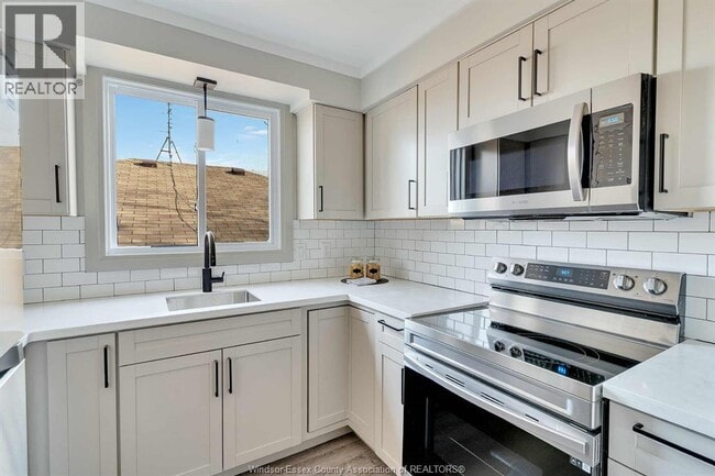 Photo du bâtiment - 1904 Olive Rd