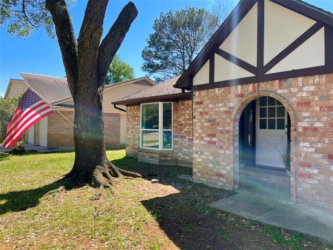 Foto del edificio - 15638 Boulder Oaks Dr