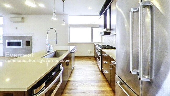Foto del edificio - 2618 Eastlake Ave E