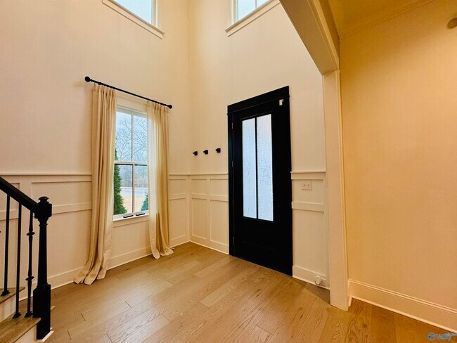 Building Photo - 329 Clift Home Pl Dr