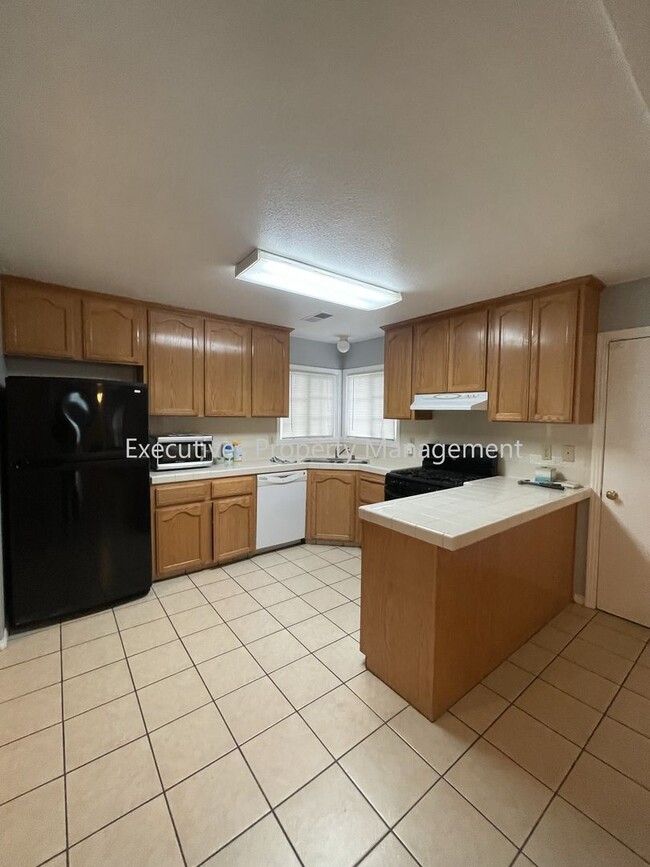 Building Photo - Home for rent in Atwater || 889 Grove Ave ...