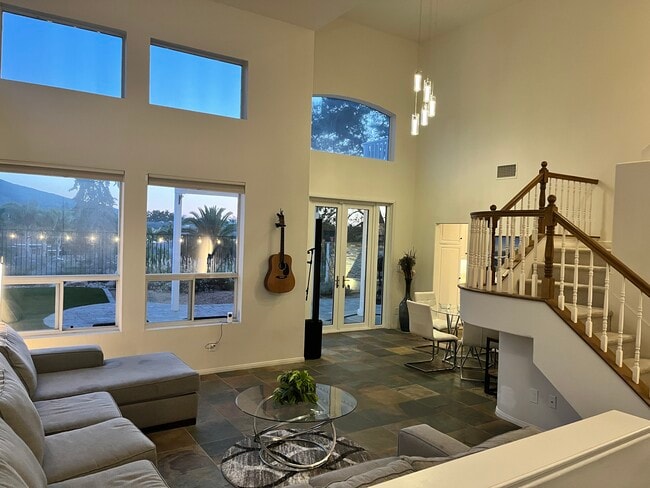 Building Photo - 798 Windridge Cir