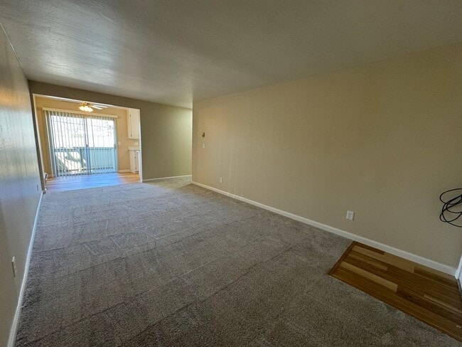Building Photo - Bright and Spacious, 1 bedroom 1 bath upst...