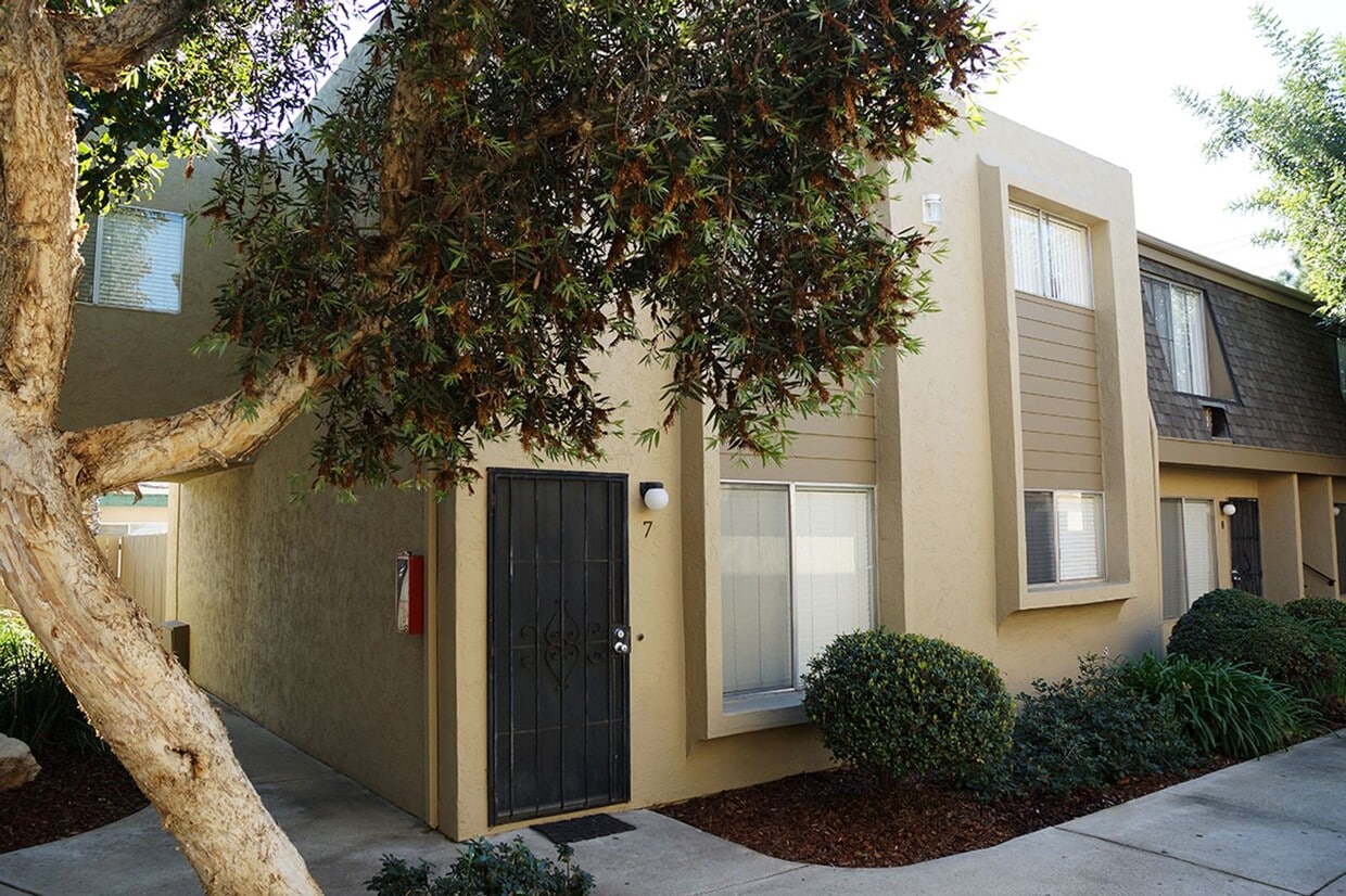 Building Photo - OPEN HOUSE: 12/6 10AM-12PM ~ 2BR in El Cajon with Parking and Private Patio