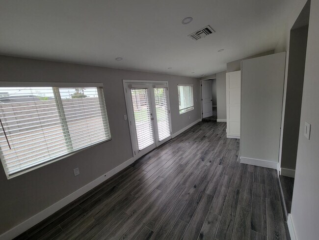 Foto del edificio - 535 W 15th St