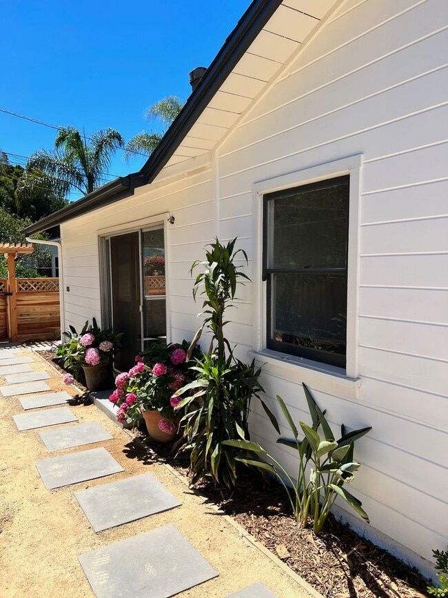 Building Photo - Mulberry Avenue