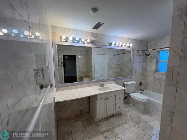 Foto del edificio - 4240 SW 23rd St