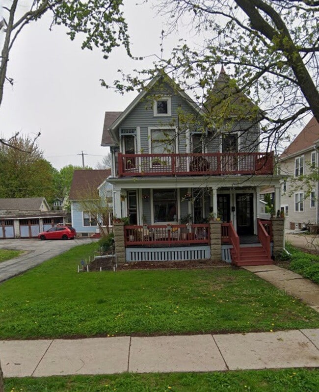Building Photo - 613-613 N 64th St