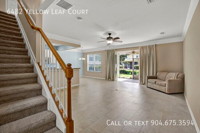 Foto del edificio - 6482 Yellow Leaf Ct