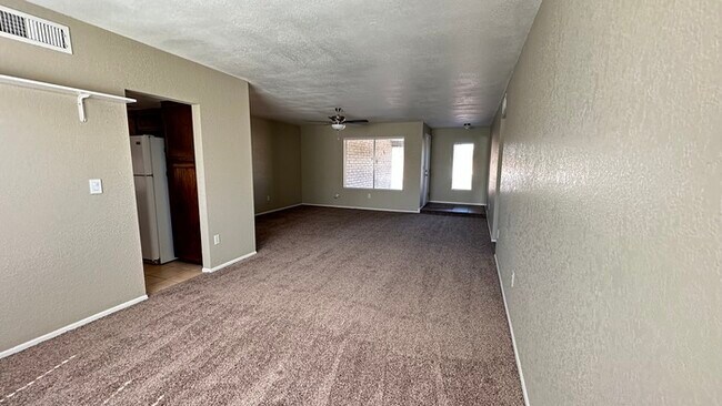 Foto del edificio - 4407 W Diana Ave