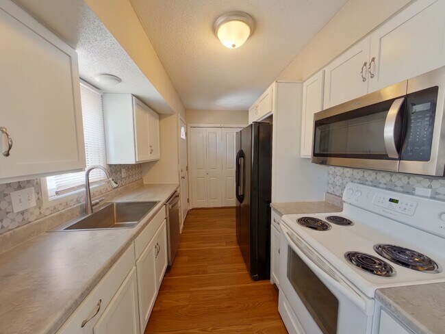 Building Photo - 1224 Richmond St