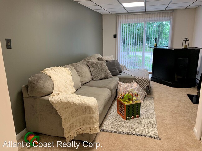 Foto del edificio - 3 br, 1.5 bath House - 713 Lake Edward Dr.