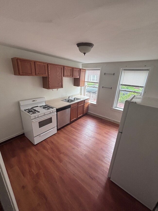 Building Photo - 5535 Kamin St