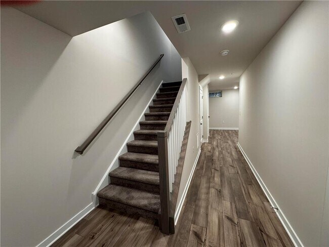 Foto del edificio - 7634 Clayton Ave