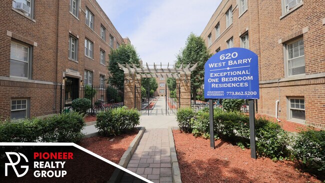 Foto del edificio - 634 W Barry Ave