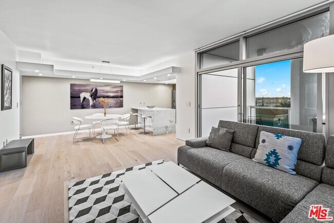 Foto del edificio - 13700 Marina Pointe Dr