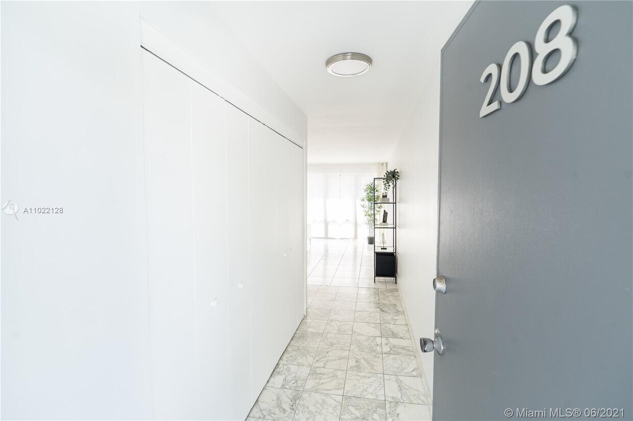 Primary Photo - 2100 NE 33rd Ave