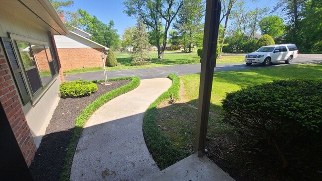 Building Photo - Kennedy Drive Retreat - 4 bedrm with bonus and billards room