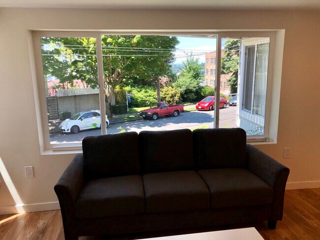 Foto del edificio - 1113 8th Ave W.