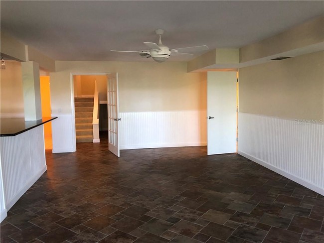 Building Photo - 1191 Bayshore Dr