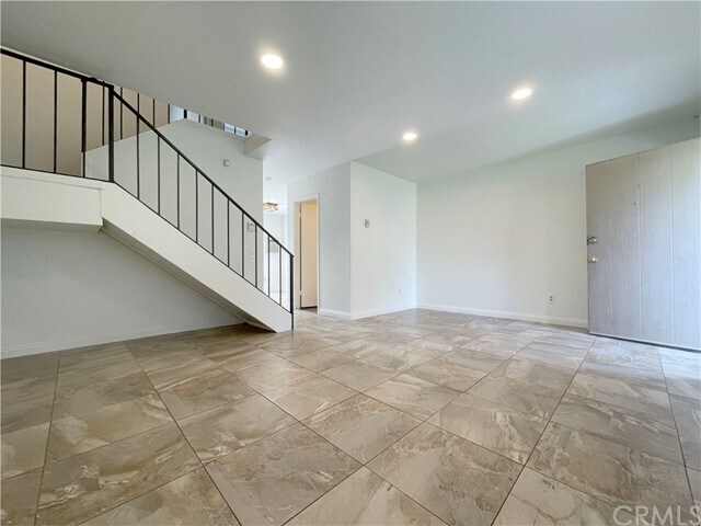 Foto del edificio - 631 W Alton Ave