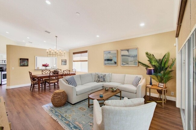 Foto del edificio - 9168 Bay Point Cir