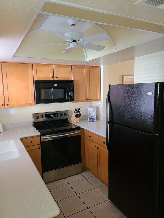 Kitchen - 886 W Galveston St
