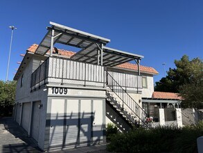 Building Photo - 1009 Willow Tree Dr