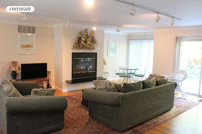 Foto del edificio - 58 Buell Ln Ext