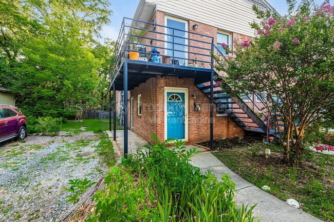 Photo - 1023 Berkeley St Apartment