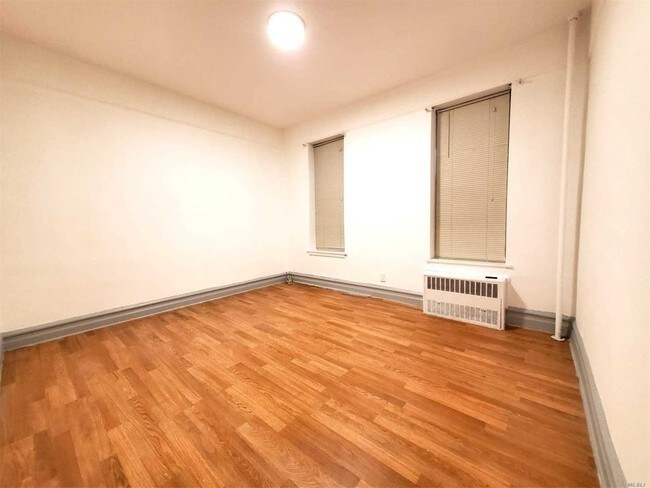 Foto del edificio - 969 E 14th St