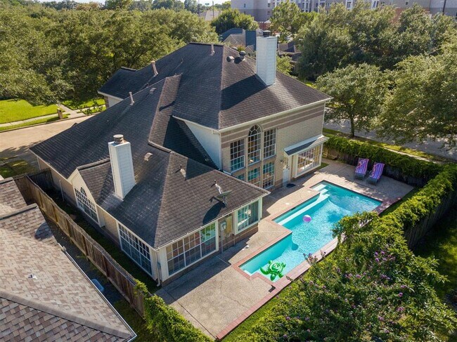 Foto del edificio - 14226 Highcroft Dr